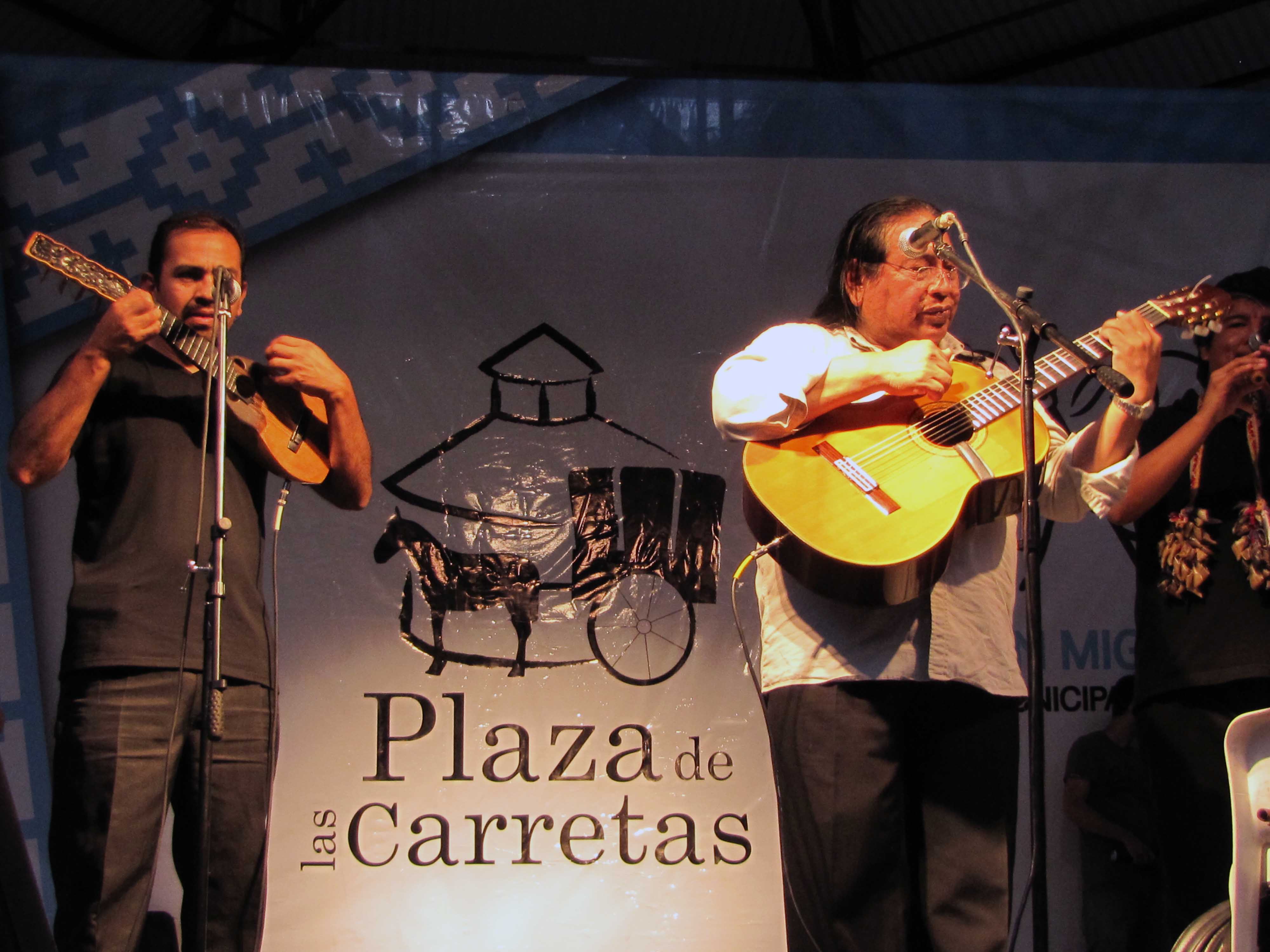 Plaza de las Carretas – Tomás Lipán se presentó el domingo pasado