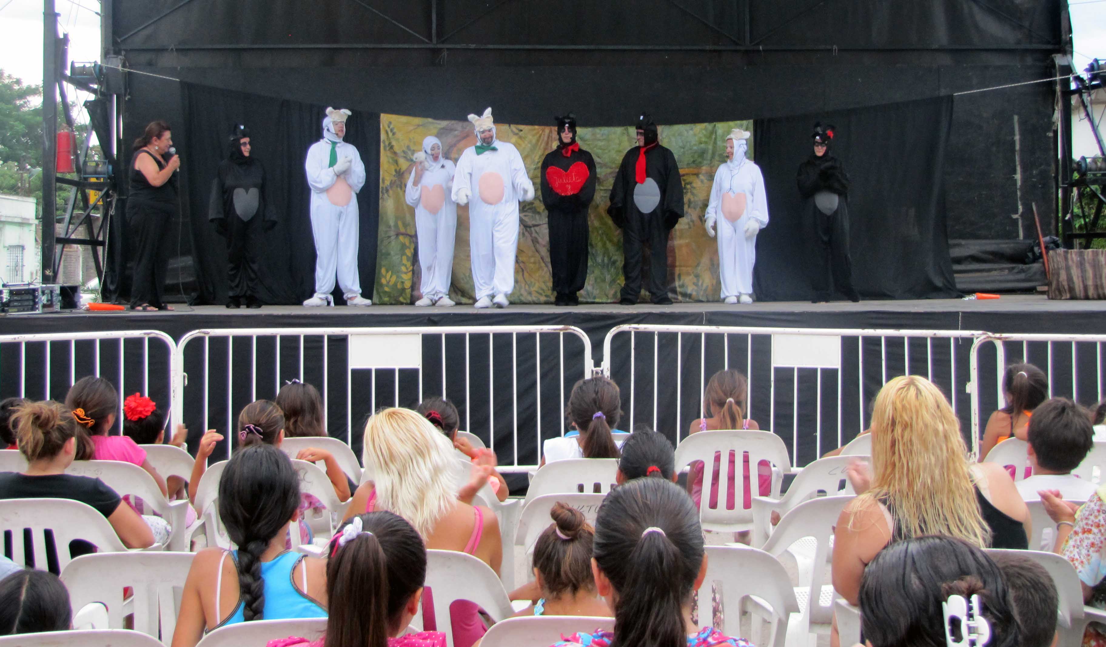 Cultura al aire libre: San Miguel lleva obras de teatro a los barrios