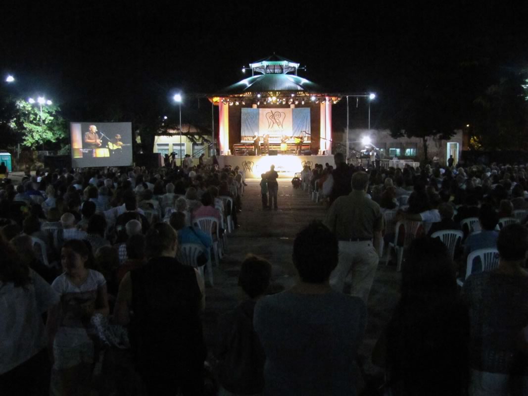 En San Miguel miles de vecinos disfrutaron de la Misa Criolla interpretada por Opus Cuatro