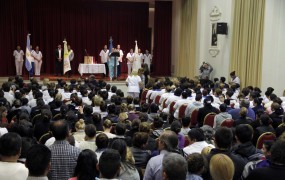 El acto fue en el Salón de actos del Colegio Máximo San José ante la atenta mirada de más de 500 personas entre docentes y estudiantes