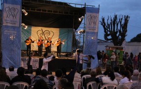 El domingo se celebró el 50° aniversario del Barrio de Trujui, más de 200 vecinos festejaron en la plaza en donde se presentaron distintos espectáculos de música y baile