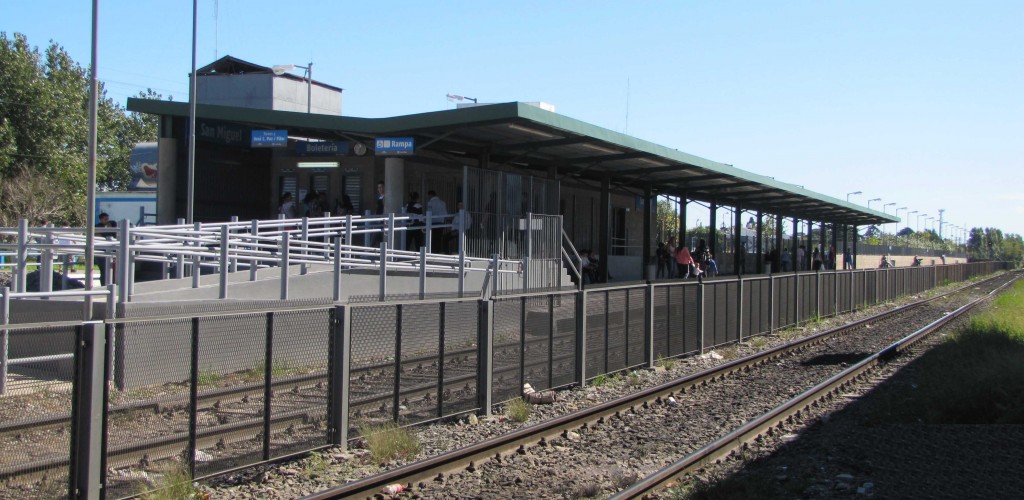 Nuevo andén en la estación que agiliza el tránsito vehicular