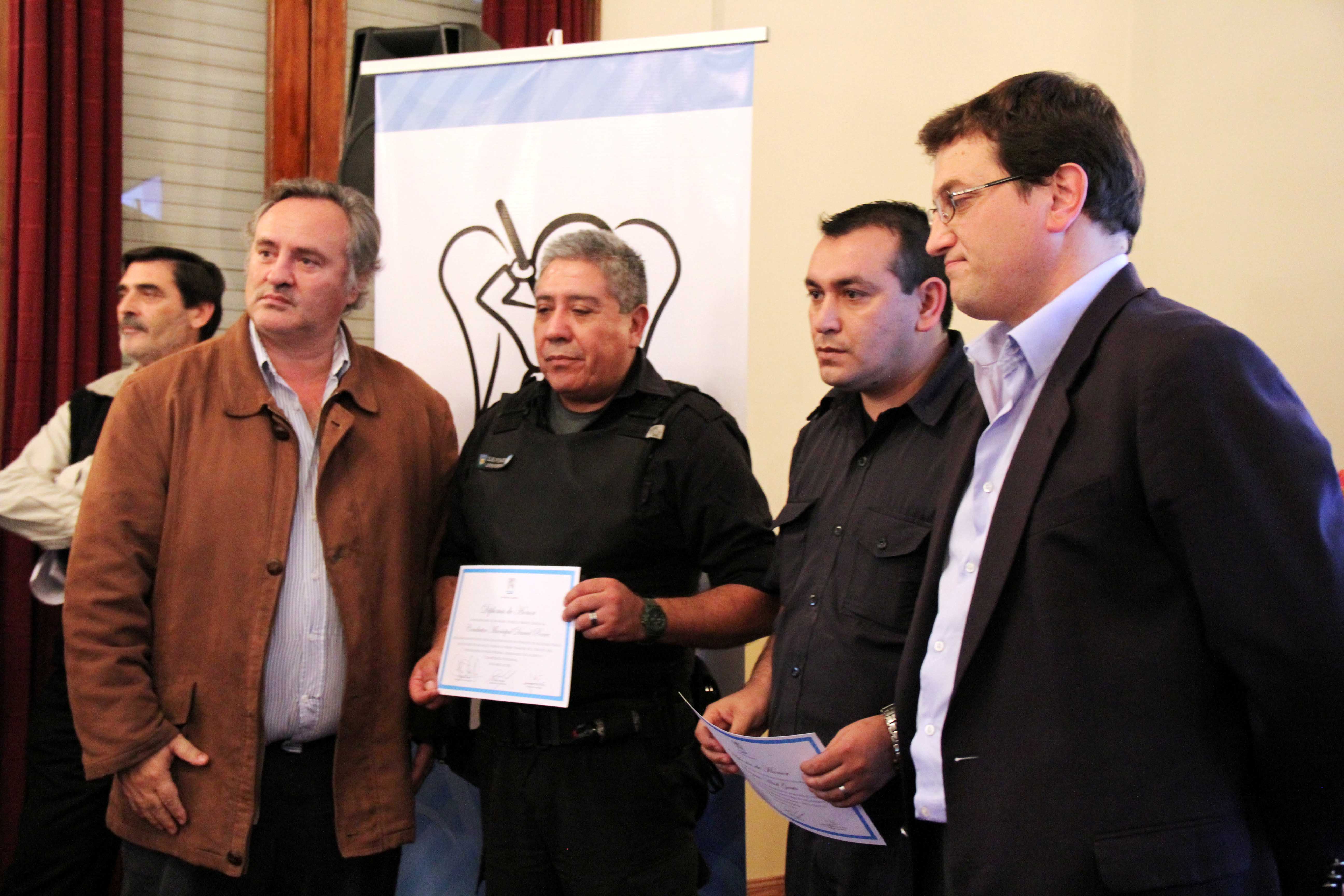En total fueron distinguidas 20 personas, 18 agentes recibieron diplomas de honor por las acciones realizadas y 2 supervisores por haber tenido la más alta productividad