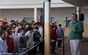 Joaquín de la Torre inauguró obras en una escuela de San Miguel