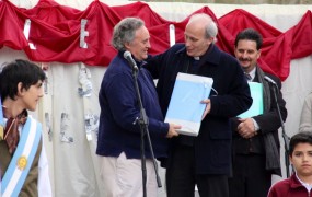 Joaquín De la Torre hizo entrega de una imagen de San josé