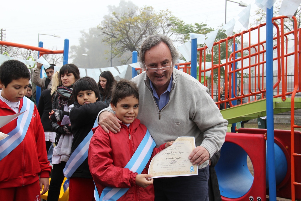 Alumnos de escuelas especiales de San Miguel prometieron lealtad a la bandera