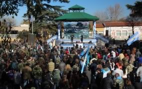 La Plaza de las Carretas fue donde se realizaron los principales homenajes a los caidos (1)