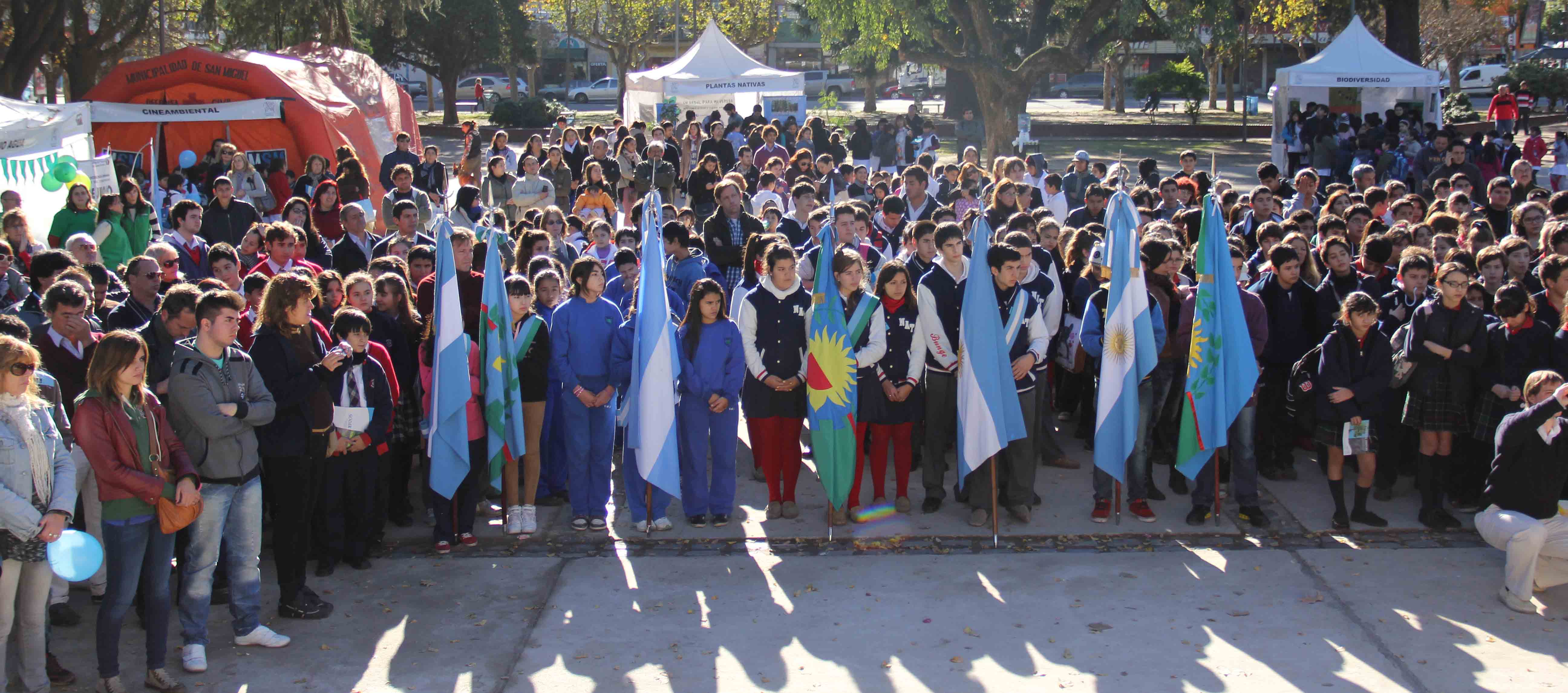 Más de 1000 jovenes se comprometieron a cuidar el medio ambiente