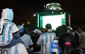 Más de 2000 personas disfrutaron del partido en pantalla gigante