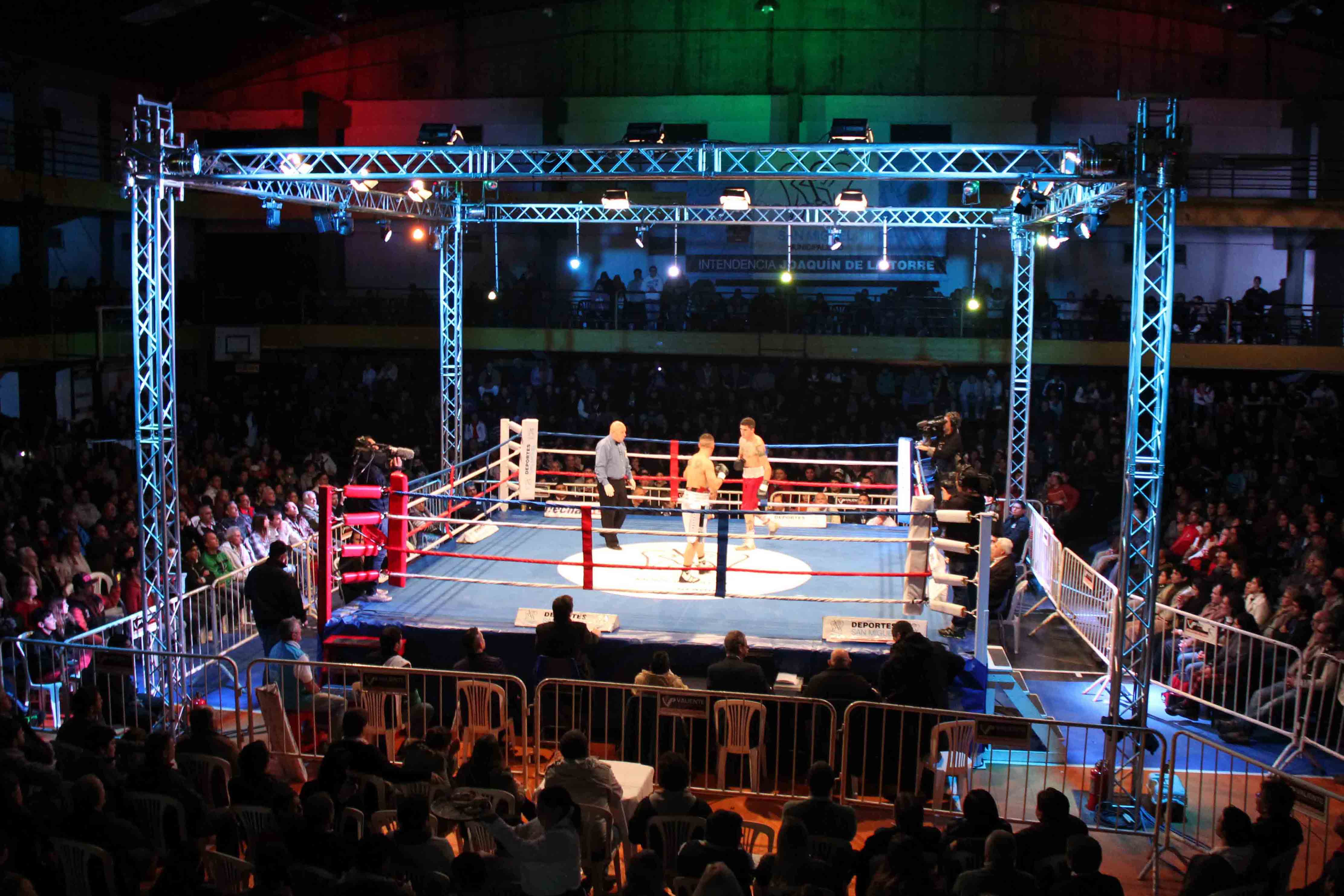 Velada de Boxeo en San Miguel