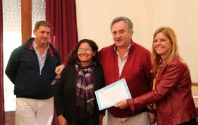 La Secretaría de Desarrollo Humano y Social  entregó 165 diplomas a los alumnos que asistieron a los diversos cursos de capacitación