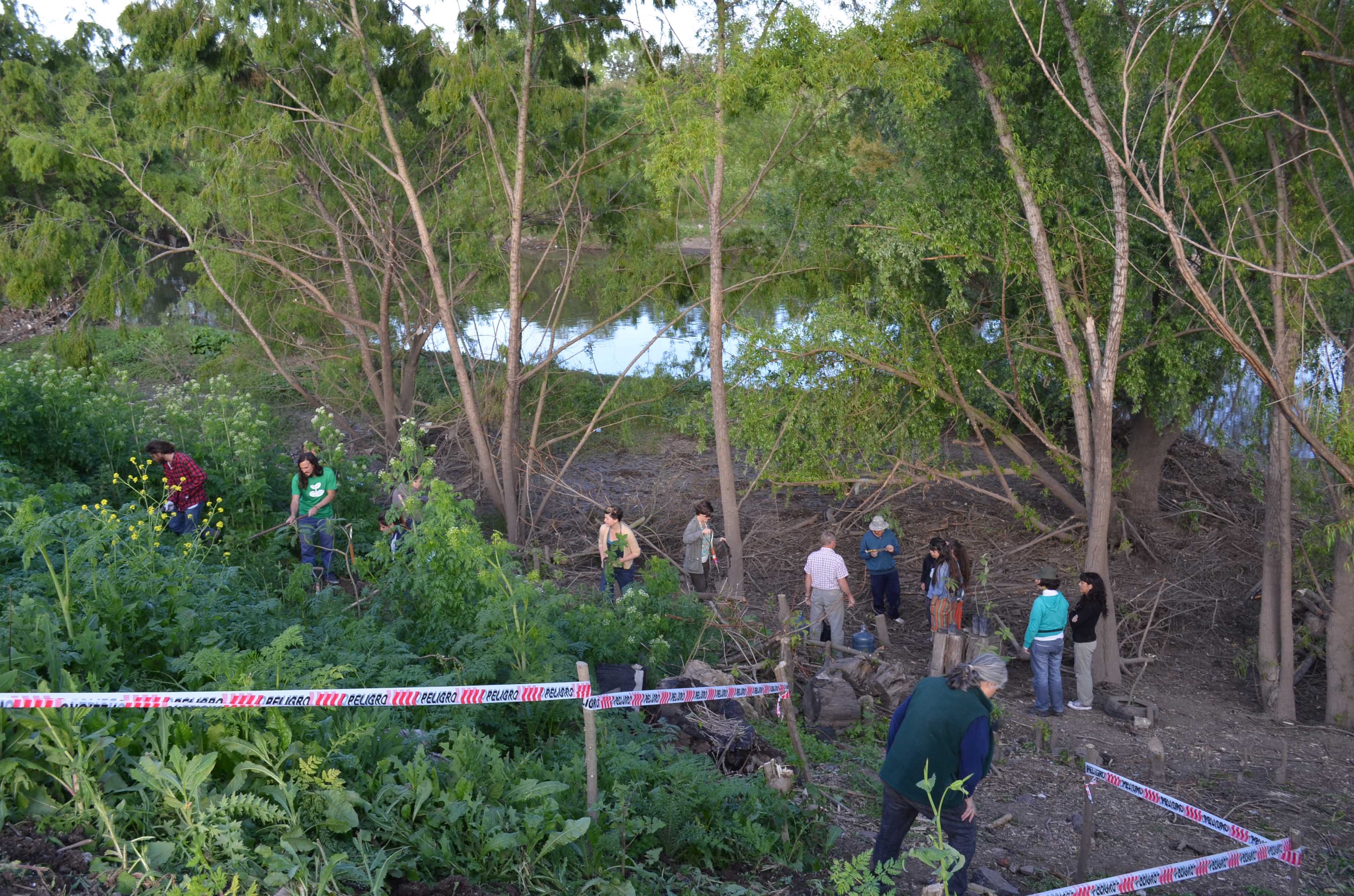 5-La vera del Rio reconquista totalmente depejada de basura luega de la limpieza