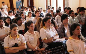 Las escuelas seleccionadas fueron la E