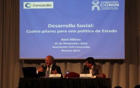 Abel Albino expuso sobre la problemática de la desnutrición infantil