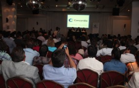 Antes más de 500 personas se desarrolló el seminario sobre políticas sociales