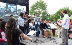 La orquesta dirigida por Santiago Olivera tocó su amplio repertorio