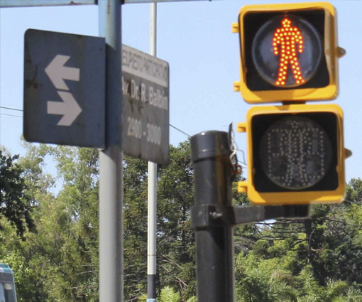 Modernizan los semáforos de la Avenida Balbín a tecnología LED