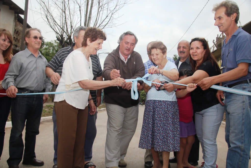 Se inauguró importante obra de asfalto en Santa Brígida que beneficia a miles de vecinos de Ciudad Santa María