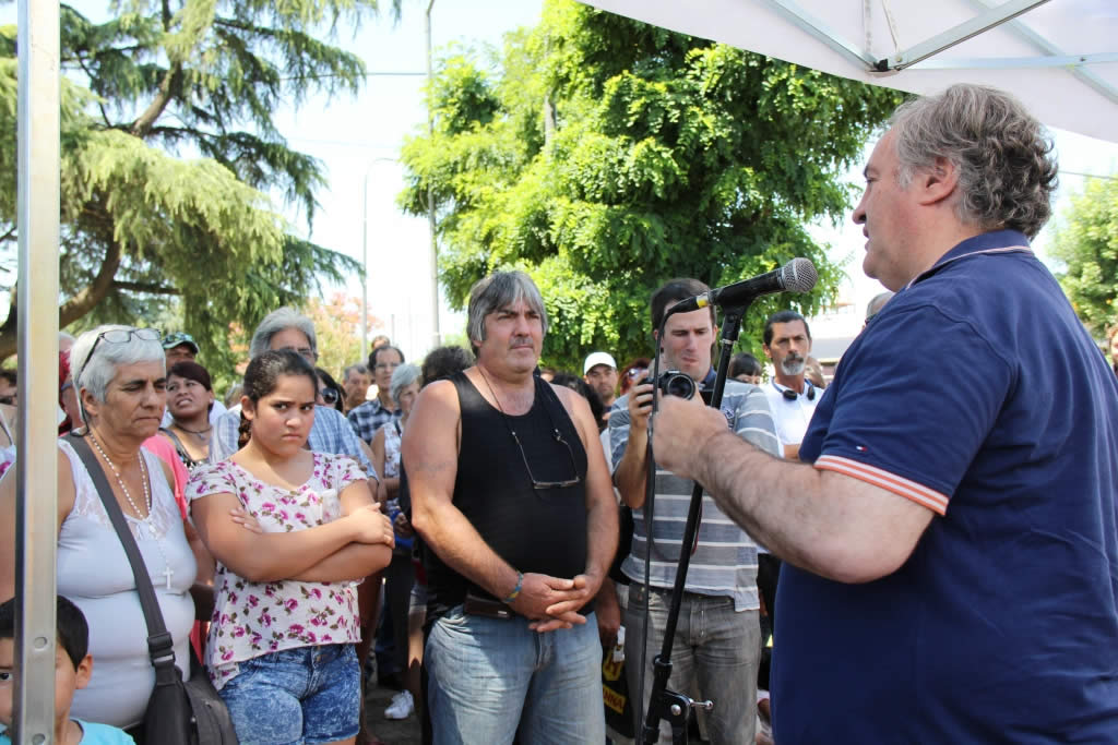 La entrega de permisos a comerciantes fue en Trujui