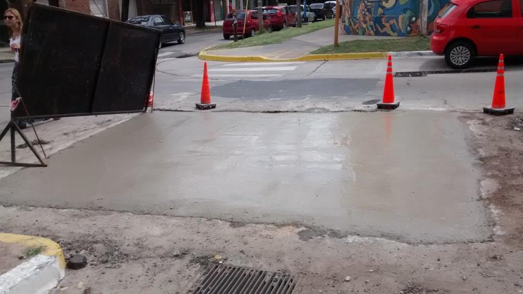 Continúan las tareas de reparación de placas  de hormigón