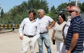 El secretario de Obras públicas en Gaspar Campos y Santa Clara