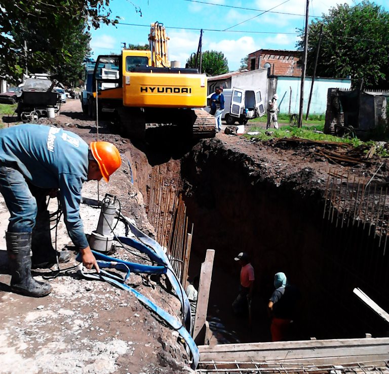 Continúa avanzando la obra hidráulica en Barrio Mitre