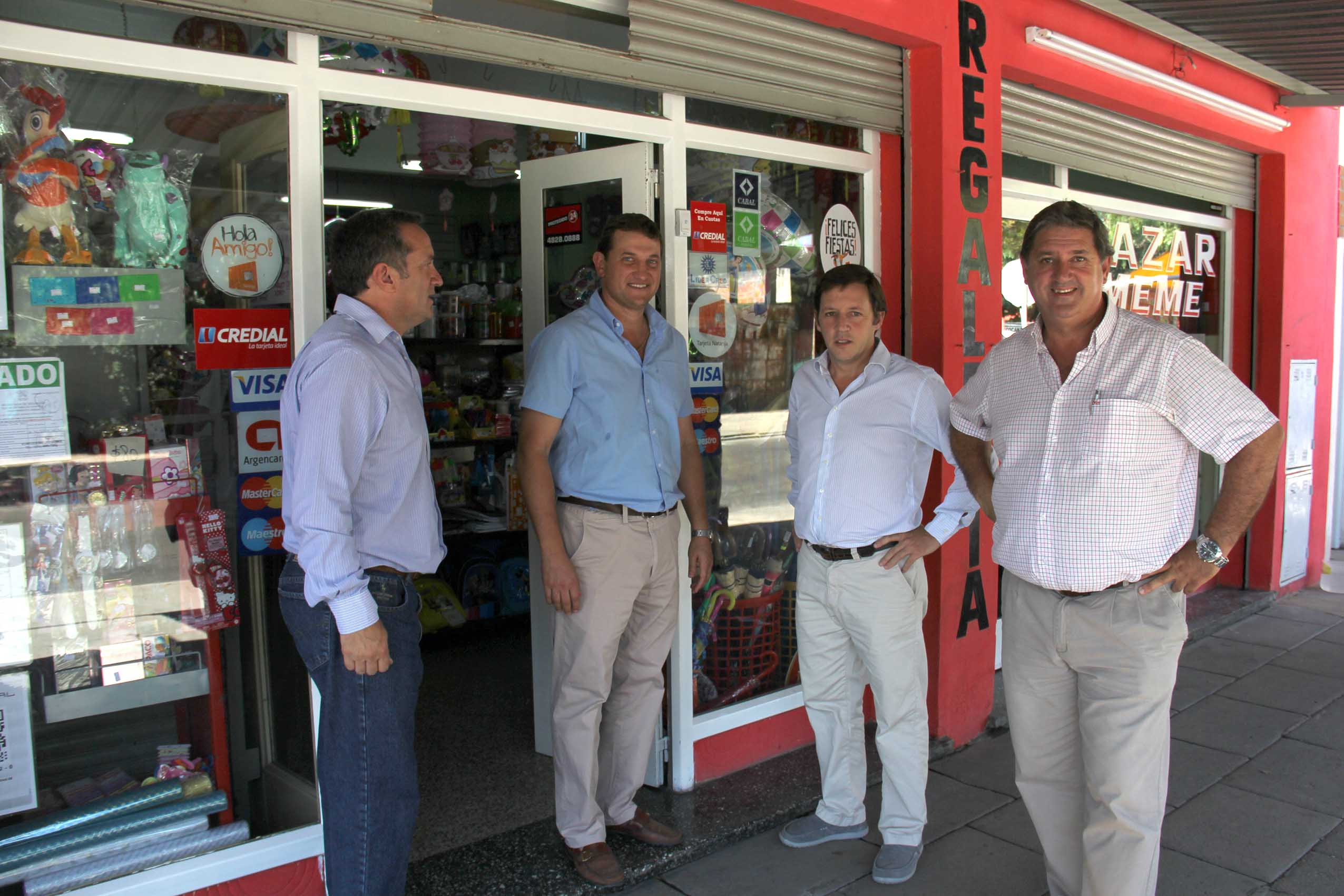 El Secretario de seguridad estuvo acompañado por Jaime Méndez, Pablo de la Torre y Fernando Inzaurraga