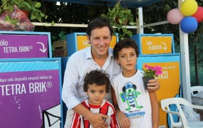 Jaime Méndez saludó a los chicos en la jornada sustentable