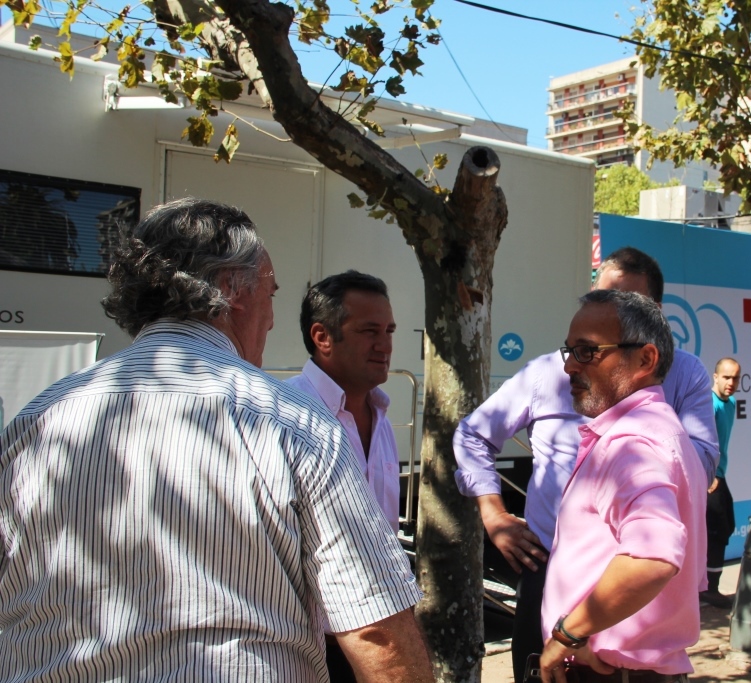 Se relanzó la campaña preventiva contra el cáncer de mama con un tráiler de Salud que recorre los barrios de San Miguel