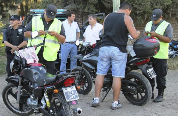 Continúan los operativos de control de motos