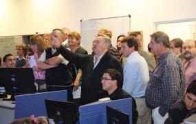 En el COM, los integrantes de los foros de seguridad vecinal observaron algunas de las cámaras que se instalaron a partir de su intervención