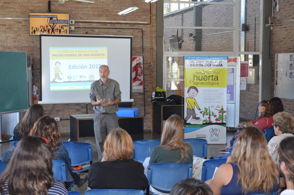 Medioambiente realiza el taller de huerta agroecológica