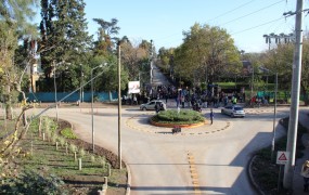 En esa zona se repavimentó, se hizo una obra hidráulica sin precedentes, se realizó una rotonda para ordenar el tránsito y se dispuso una bicisenda