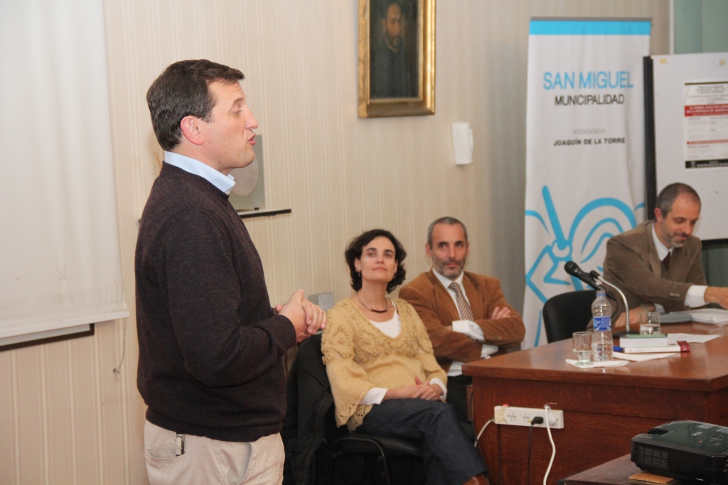 Max Perkins disertó en el primer seminario sobre juicio por jurados en el distrito