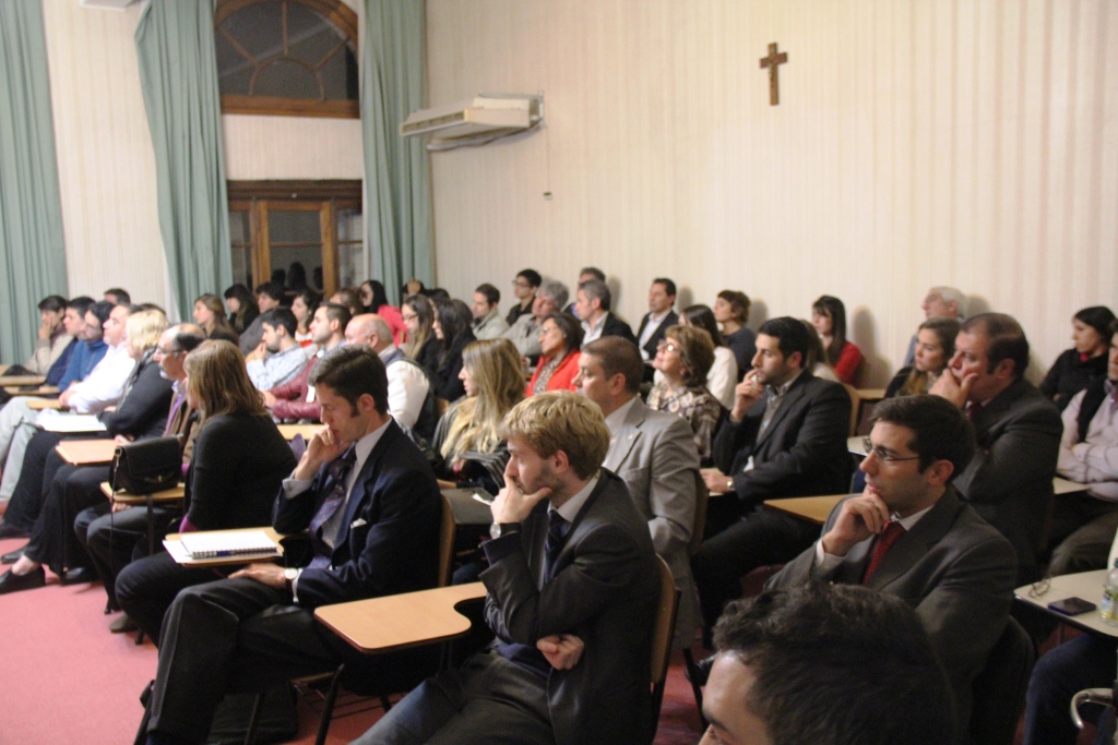 Se realizó en el Colegio Máximo, ante un auditorio colmado de gente