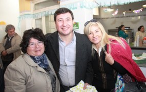 Arroyo saludó a las madres del barrio don alfonso