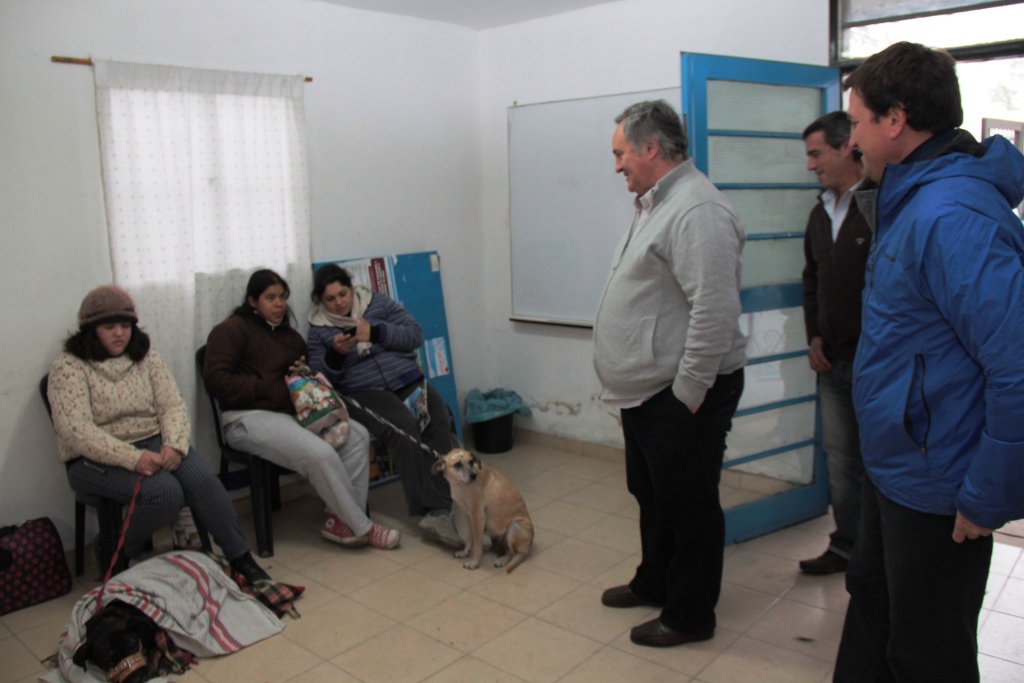 La Unidad Sanitaria Móvil de Zoonosis continúa con las castraciones y vacunaciones gratuitas por los barrios de San Miguel