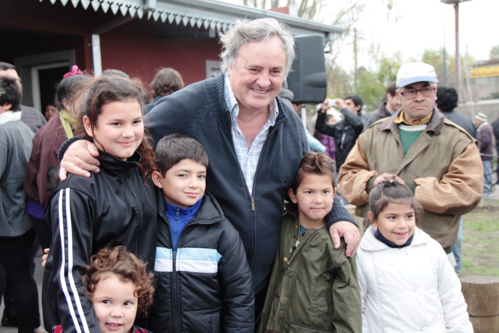 Se inauguró el Polideportivo y centro cultural Reconquista y una Plaza en Barrio Obligado