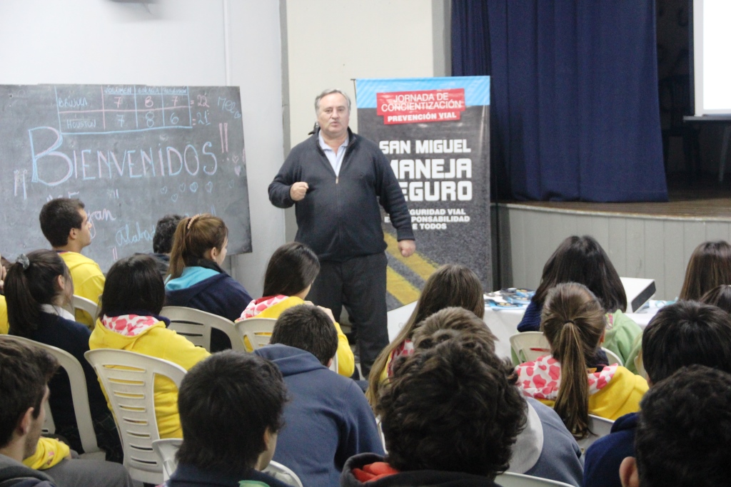 Joaquín de la Torre encabezó una jornada de educación vial en un Colegio de San Miguel