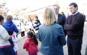 Joaquín junto a Max Perkins supervisó el operativo de seguridad en el corredor escolar