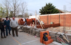 Joaquín recorrió obras nuevas en escuelas del distrito