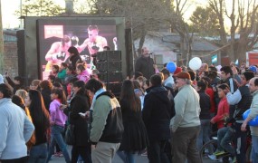 Los vecinos de San Miguel homenajearon a Cuenca por su logro obtenido