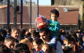 Cada chico se fue con un juguete