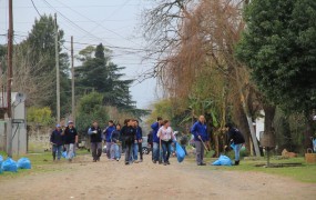 La coordinación territorial realizó un operativo de limpieza integral del barrio que rodea el predio