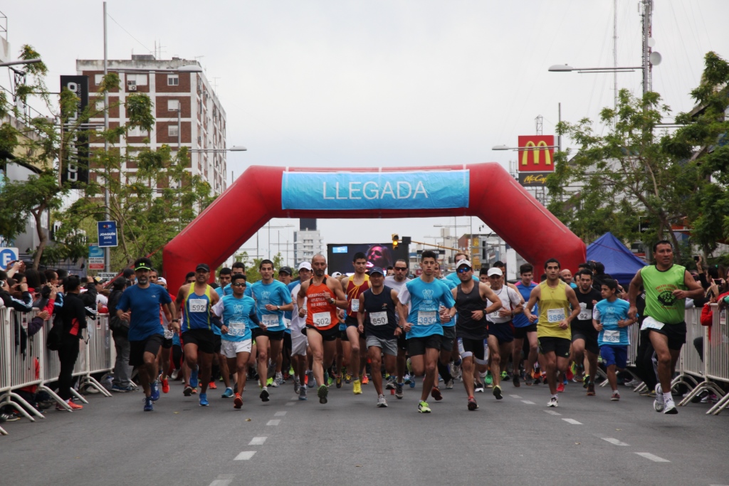 Con nuevo récord de inscriptos, más de 4 mil personas participaron de la maratón que dio inicio a las Fiestas Patronales