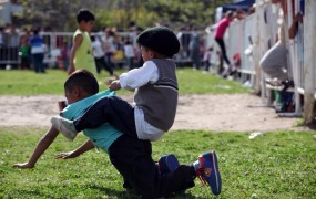 Los chicos imitaron a los gauchos con los jinetes