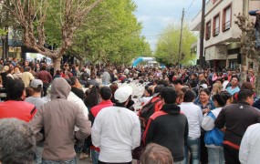 Los vecinos se congregaron masivamente para  participar de un acontecimiento histórico para el distrito