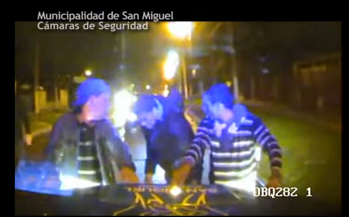 Lo secuestraron e intentó chocar contra un patrullero para que lo rescaten