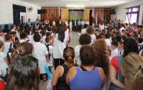 Después de 5 años comenzaron las clases a término