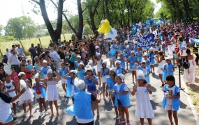 Los chicos bailaron al ritmo de las murgas